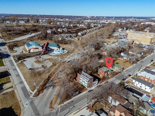 2020 Summit St, Kansas City, MO, 64108-2112 | Card Image