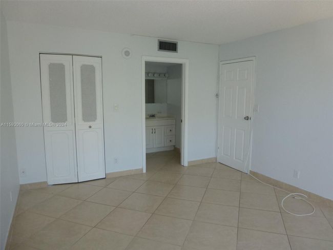 505 - 17011 N Bay Rd, Condo with 2 bedrooms, 2 bathrooms and null parking in Sunny Isles Beach FL | Image 18