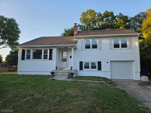 4 Kelly Ct, MOUNT HOLLY, NJ, 08060-1126 | Card Image