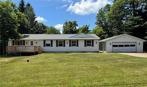 92 Thomas Rd, Horseheads, NY, 14845-7257 | Card Image