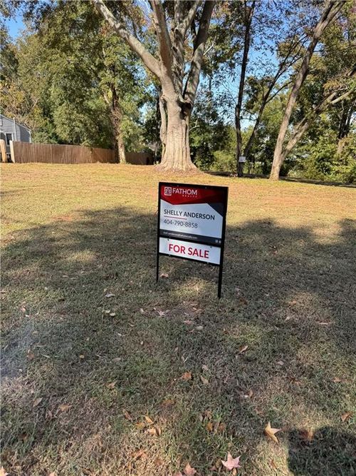 1461 Hawthorne Ave Se, Smyrna, GA, 30080-2137 | Card Image