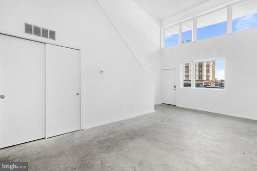 8-455 N 5th St, PHILADELPHIA, PA, 19123-4005 | Card Image