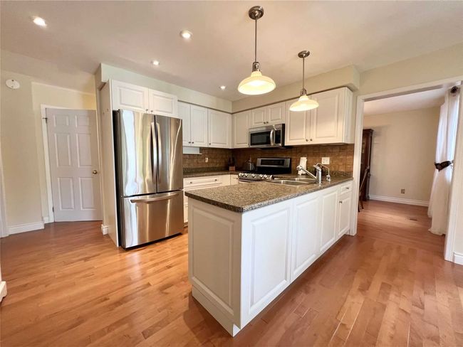 6 Dungannon Dr, House other with 4 bedrooms, 3 bathrooms and 6 parking in Belleville ON | Image 5