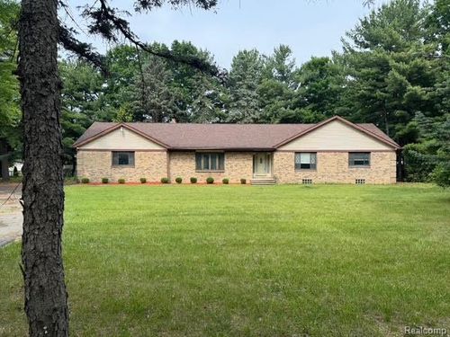 40250 Pinetree Dr, Plymouth, MI, 48170-4513 | Card Image