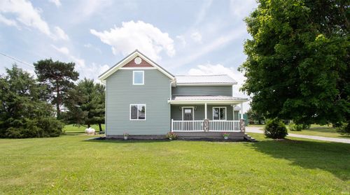 3046 N Long Lake Rd, Albion, IN, 46701-9562 | Card Image