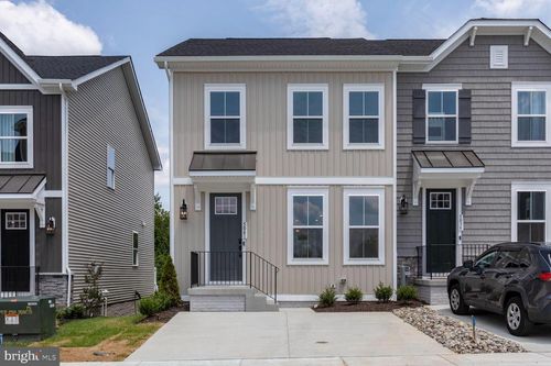 5041 Bigleaf Rd, Fredericksburg, VA, 22407-0007 | Card Image