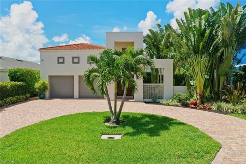 576 96th Ave N, NAPLES, FL, 34108-2461 | Card Image
