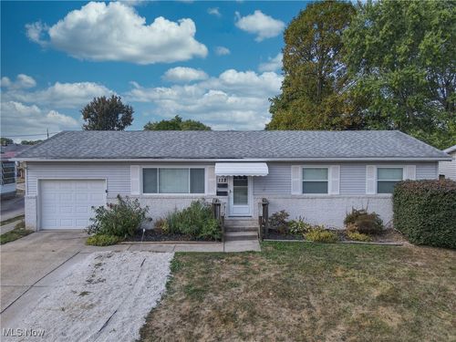 112 Sunrise Blvd E, Mogadore, OH, 44260-1311 | Card Image