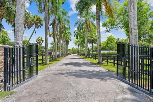 3570 B Rd, Loxahatchee Groves, FL, 33470-4257 | Card Image