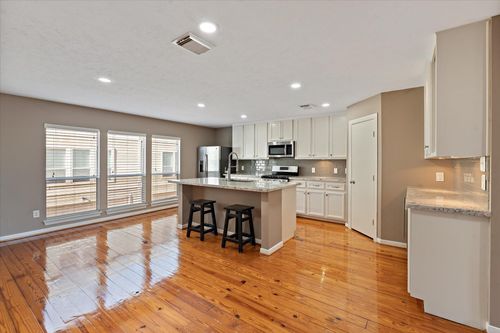 2922 Crawford St, Houston, TX, 77004-2729 | Card Image