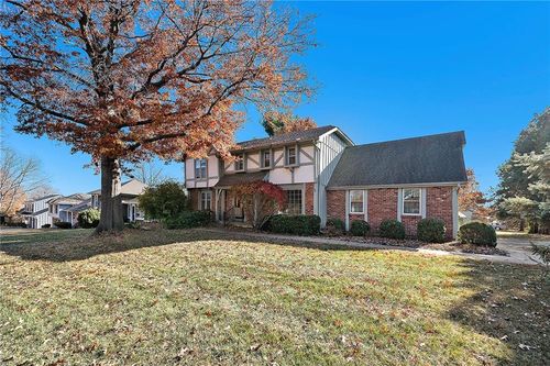 10517 W 102nd Ter, Overland Park, KS, 66214-2602 | Card Image