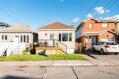 124 Harmony Ave, House other with 2 bedrooms, 2 bathrooms and null parking in Hamilton ON | Image 2