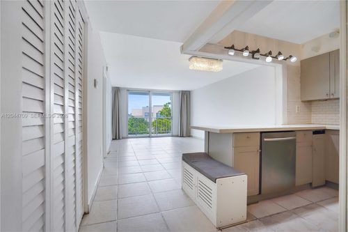 3h-6900 Bay Dr, Miami Beach, FL, 33141-5411 | Card Image
