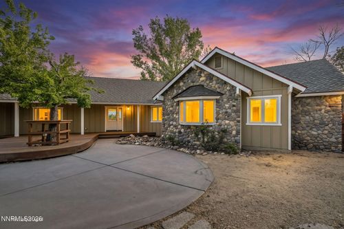 1097 Meadowlark Cir, Gardnerville, NV, 89460-7540 | Card Image