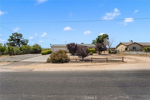 18563 Yucca St, Hesperia, CA, 92345-6428 | Card Image