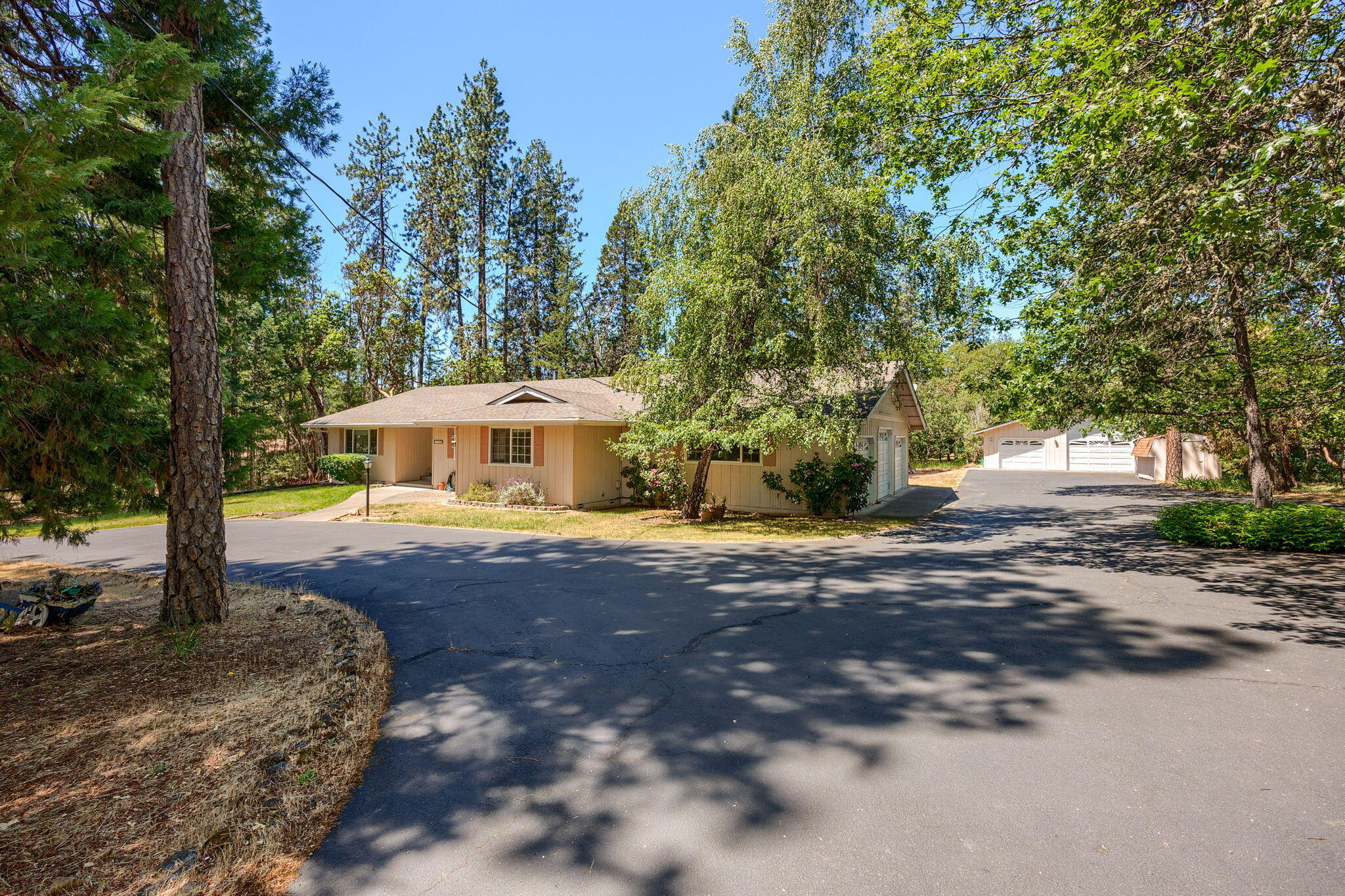 Hoffman Way, Grants Pass, OR 97526