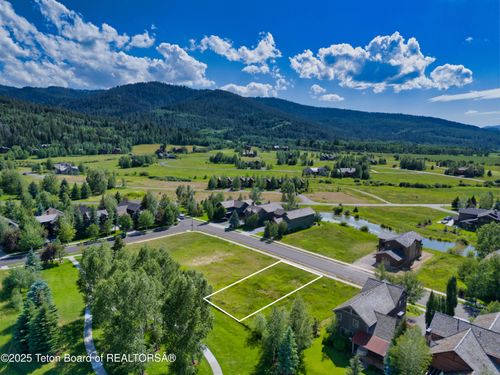 105 Moulton Ln, Victor, ID, 83455-4909 | Card Image