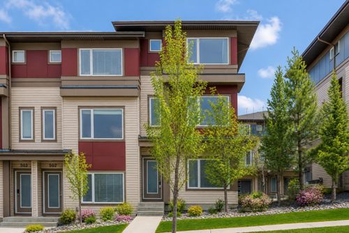 500-501 River Heights Dr, Cochrane, AB, T4C2L3 | Card Image
