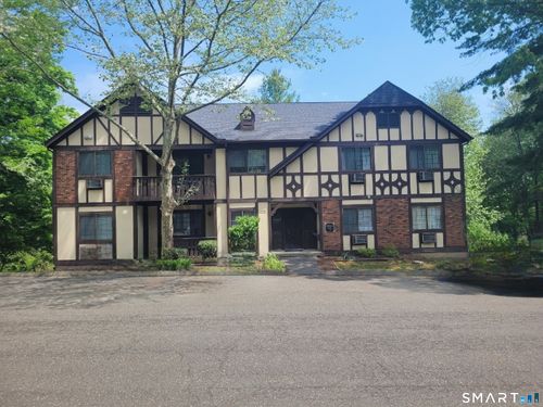 5 Essex Ct, Brookfield, CT, 06804-2716 | Card Image