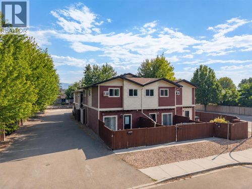 6 - 505 Francis Ave, Condo with 2 bedrooms, 1 bathrooms and 1 parking in Kelowna BC | Card Image