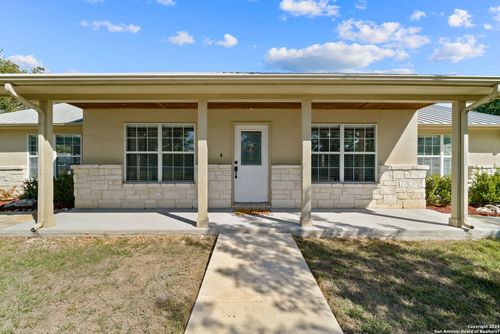 1015 Algier St, Castroville, TX, 78009-2943 | Card Image