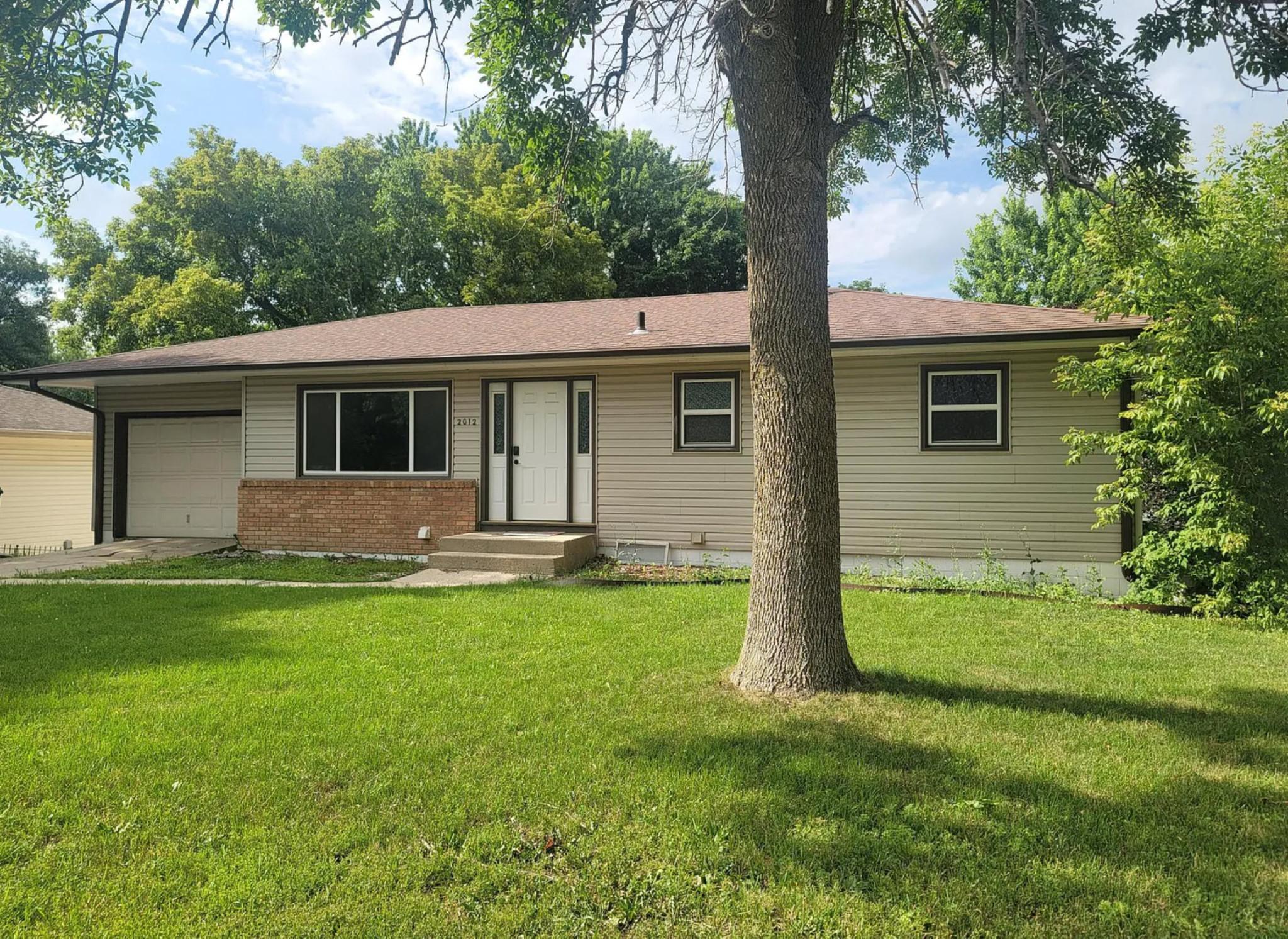 Hoffman Rd, Mankato, MN 56001