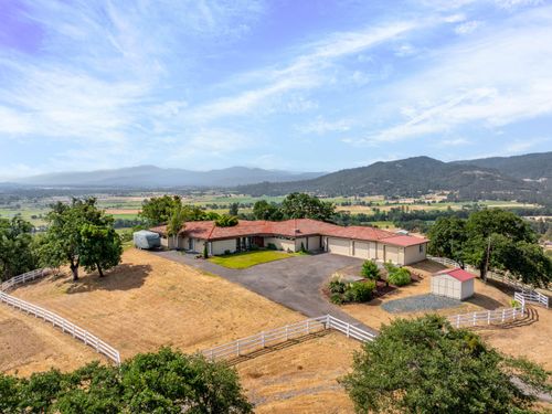 6048 Tolo Rd, Central Point, OR, 97502-9373 | Card Image