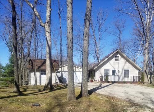 8774 E Chinquapin Ave, Effingham, IL, 62401-6243 | Card Image