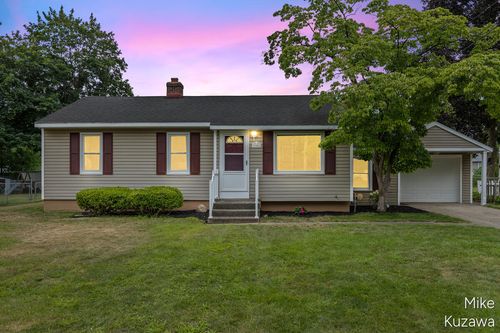 3901 Suburban Shores Dr Ne, Grand Rapids, MI, 49525-1840 | Card Image