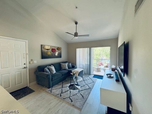 8-207-1150 Wildwood Lakes Blvd, NAPLES, FL, 34104-5812 | Card Image