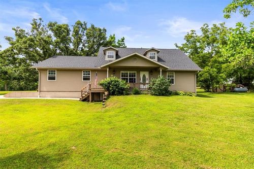931 Rooffener Rd, Mack's Creek, MO, 65786-8132 | Card Image