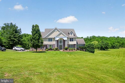39260 Charles Town Pike, Hamilton, VA, 20158-3316 | Card Image