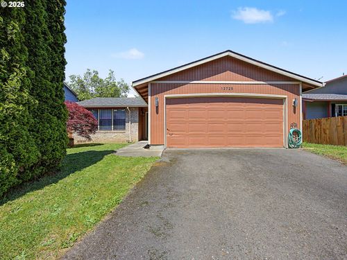 13725 Se Center St, Portland, OR, 97236-3523 | Card Image