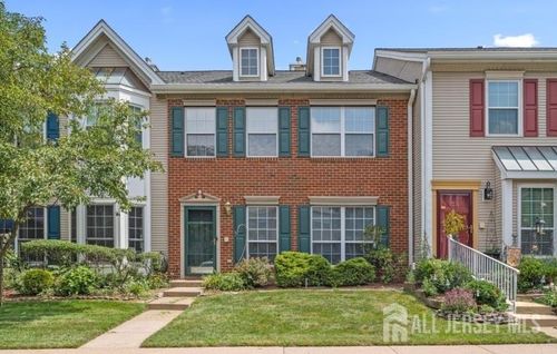 5 Diaz Ct, Franklin Park, NJ, 08823-1762 | Card Image