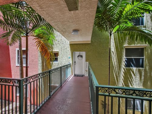 apt-b207-1610 Presidential Way, West Palm Beach, FL, 33401-1865 | Card Image