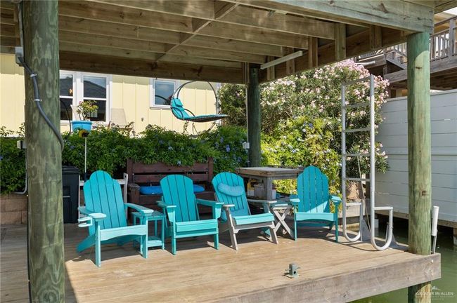 View of wooden terrace | Image 15