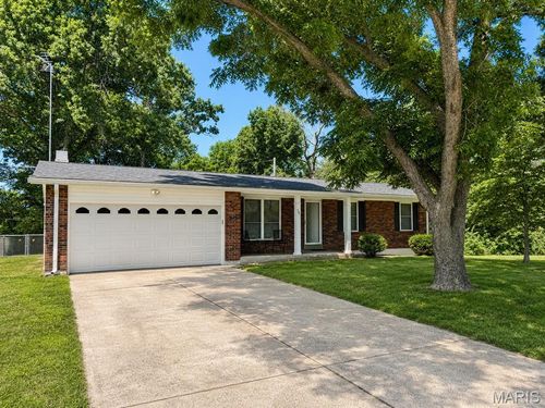 207 San Jose Ct, O Fallon, MO, 63366-2305 | Card Image