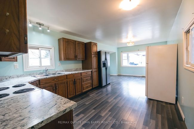 104 - 104-63 Whites Rd, House other with 2 bedrooms, 1 bathrooms and 2 parking in Quinte West ON | Image 11