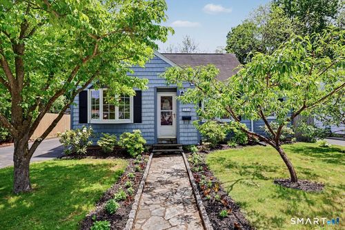 39 Austin Rd, Milford, CT, 06460-4918 | Card Image