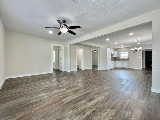 527 W 4 Th St, House other with 5 bedrooms, 3 bathrooms and null parking in Freeport TX | Image 6