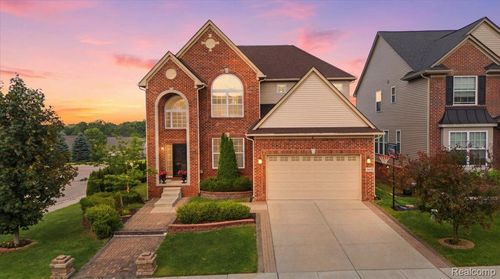 4810 E Stonegate Cir, Lake Orion, MI, 48359-1405 | Card Image