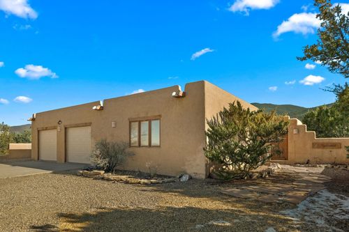 1479 Monterey Dr, Taos, NM, 87571-6486 | Card Image