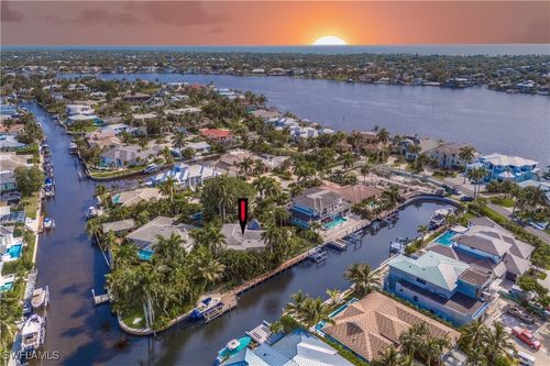 1303 Wahoo Ct, NAPLES, FL, 34102-1547 | Card Image