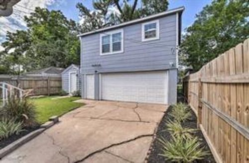 a-5224 Leeland St, Houston, TX, 77023-2022 | Card Image