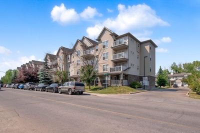 213 - 2000 Applevillage Crt Se, Condo with 2 bedrooms, 2 bathrooms and 1 parking in Calgary AB | Image 2