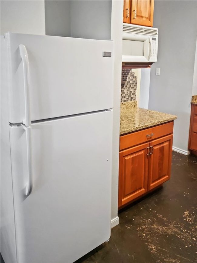 APT-206 - 2414 Longview St, Condo with 2 bedrooms, 2 bathrooms and 2 parking in Austin TX | Image 5