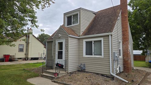 2002 3rd Ave Ne, Austin, MN, 55912-4107 | Card Image