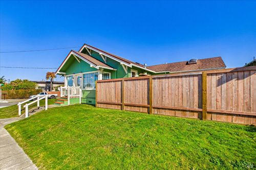 2005 I St, Eureka, CA, 95501-3046 | Card Image