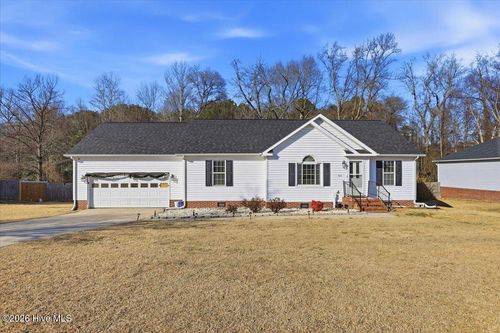 304 Marlin Ln, Pikeville, NC, 27863-8467 | Card Image