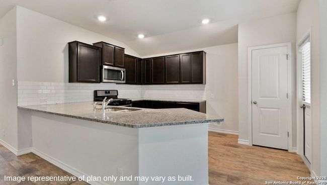 310 Steele Way, House other with 3 bedrooms, 2 bathrooms and null parking in Cibolo TX | Image 8